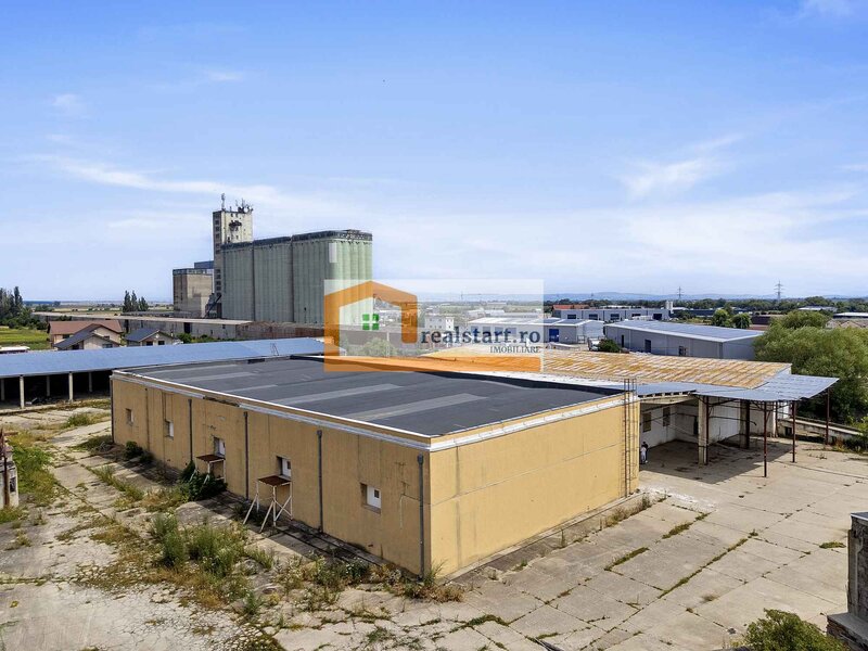 Codlea, depozite si teren 1,7 ha, 5.600 mp cladiri, D 155ml la DJ112A, acces E60