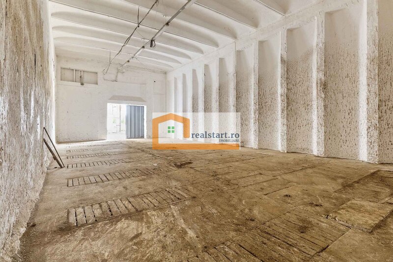 Codlea, depozite si teren 1,7 ha, 5.600 mp cladiri, D 155ml la DJ112A, acces E60